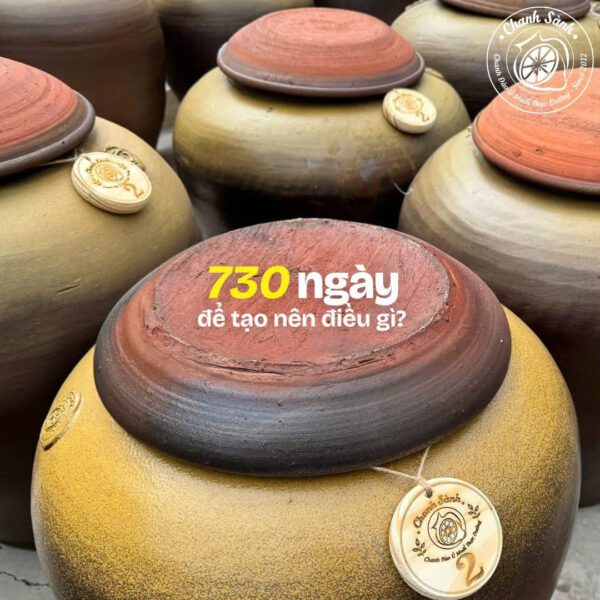 Chanh ngâm 730 ngày Chum gốm đựng chanh với dòng chữ 730 ngày