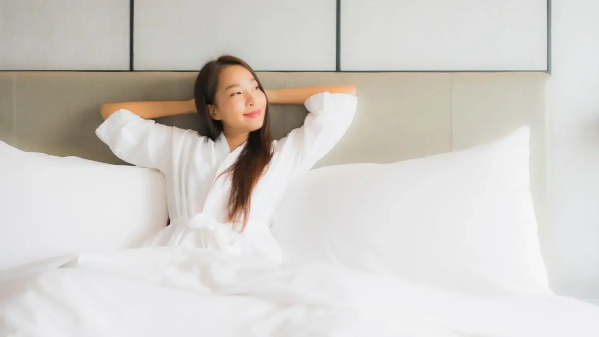 nghỉ ngơi và giữ ấm cơ thể khi bị cảm cúm